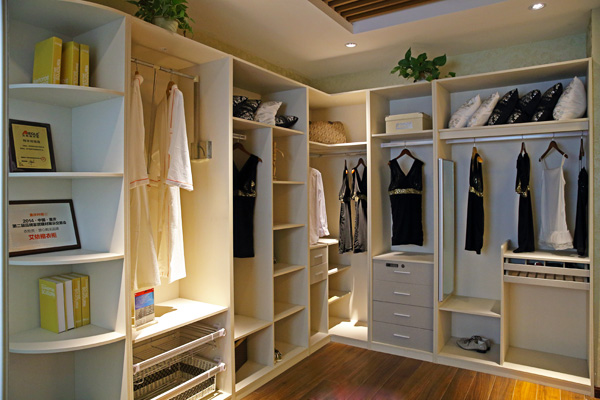 江南綠野衣櫥板材案例 江南綠野衣櫥板材案例